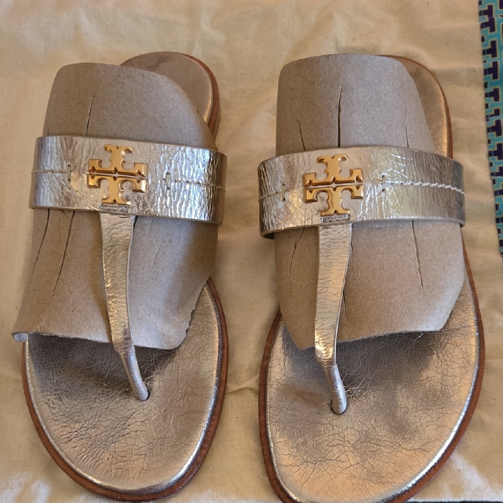 Tory Burch Metallic Gold Sandals With Dust Bag. - Picture 2 of 7